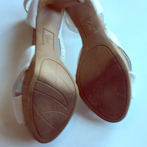 White heel cork sandals - Picture 3 of 3